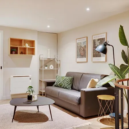 Διαμέρισμα Spacious - 4br-10p - Place De La Republique Παρίσι