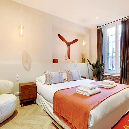 Spacious - 4br-10p - Place De La Republique Διαμέρισμα *